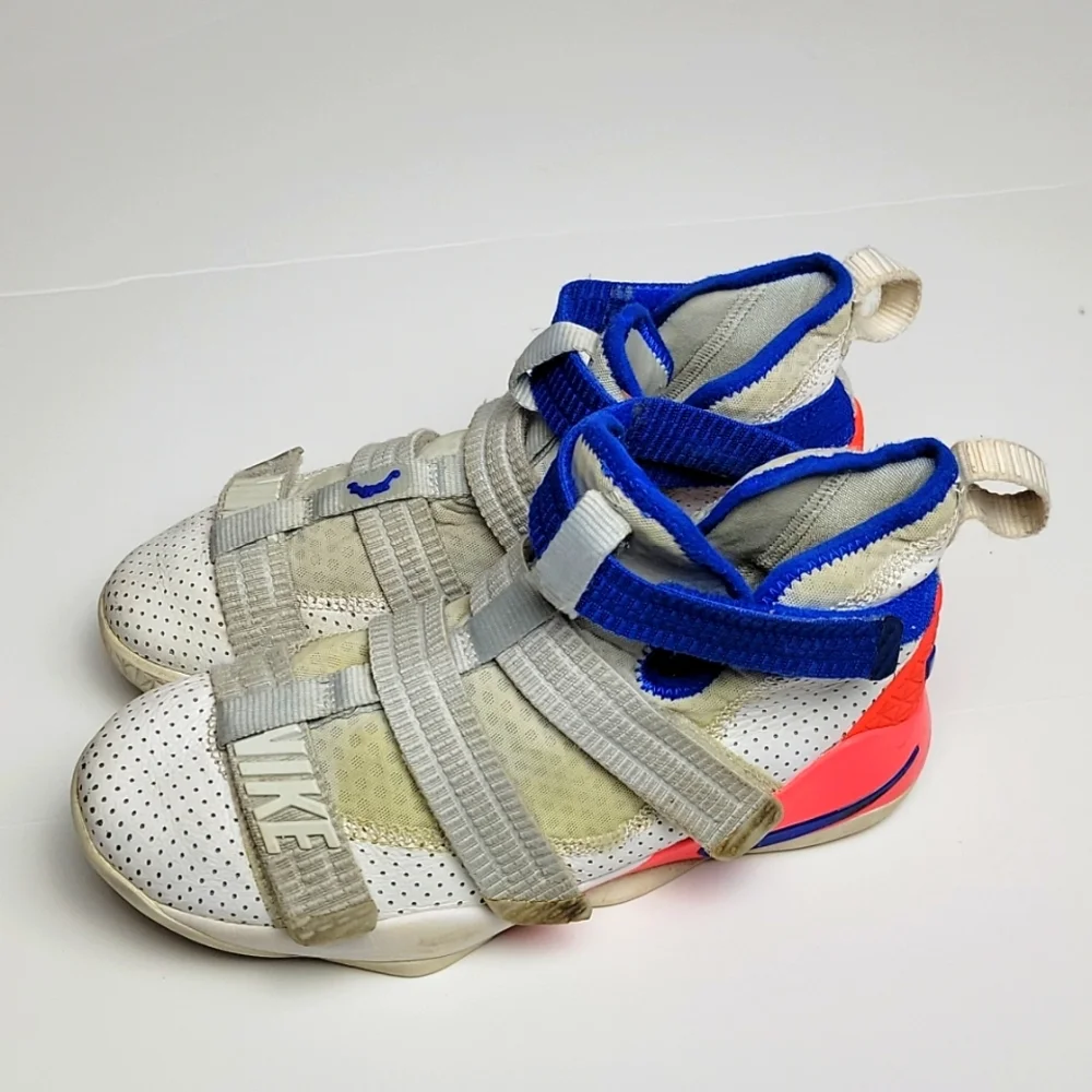 Youth Nike LeBron James Shoe